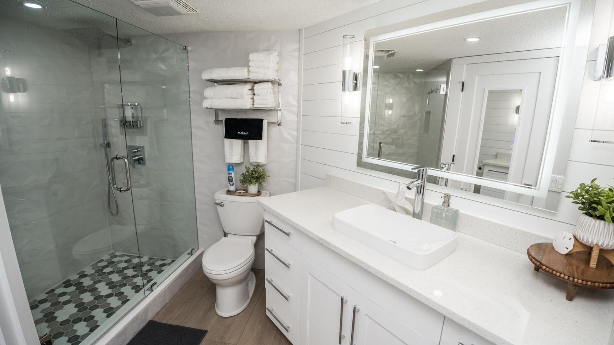 New Rental - 3Br 3Ba Corner Beachfront - 2024 Remodel - 3 Pools, Tiki Hut, Gym, Tennis Panama City Beach Εξωτερικό φωτογραφία
