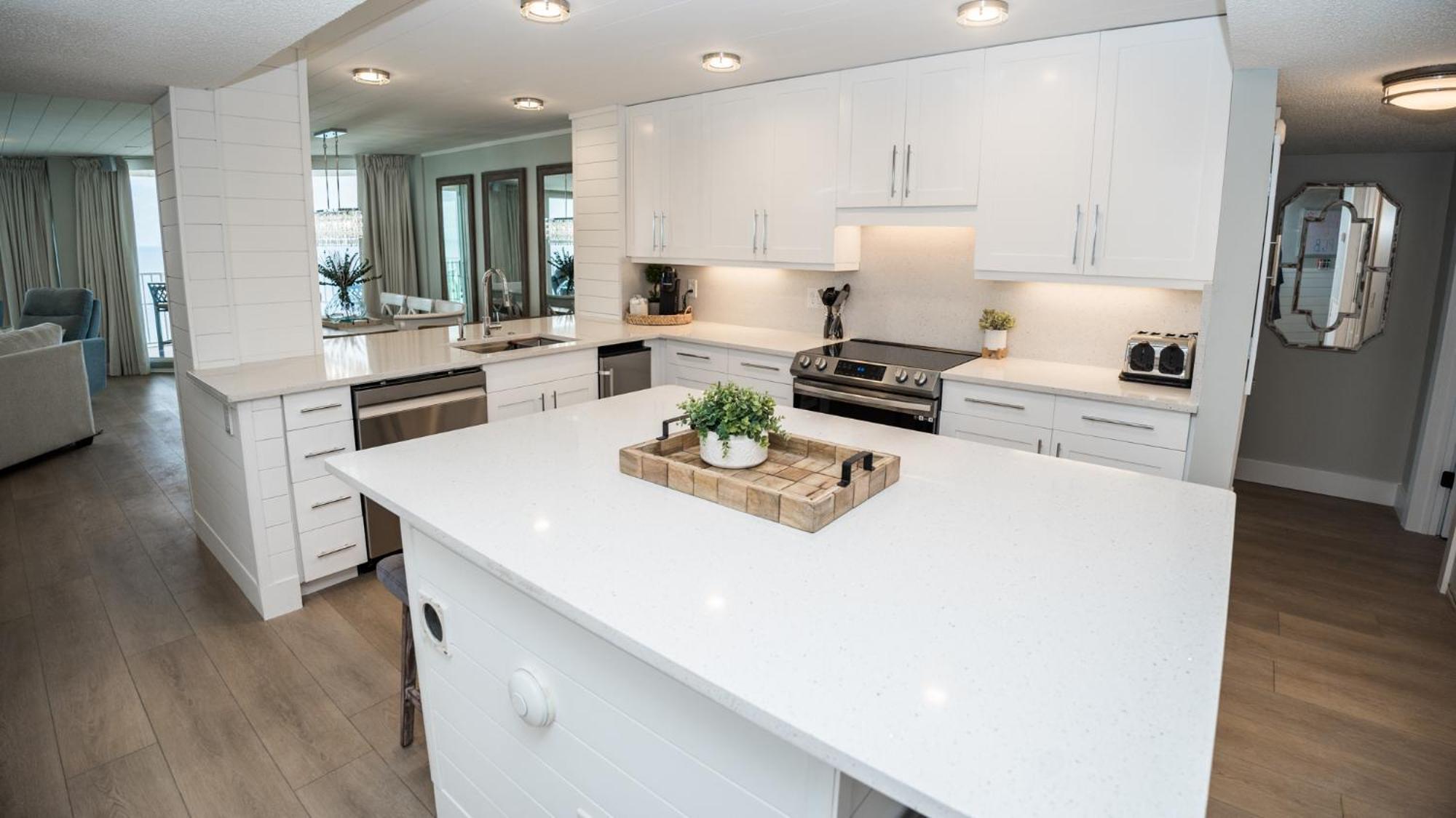 New Rental - 3Br 3Ba Corner Beachfront - 2024 Remodel - 3 Pools, Tiki Hut, Gym, Tennis Panama City Beach Εξωτερικό φωτογραφία
