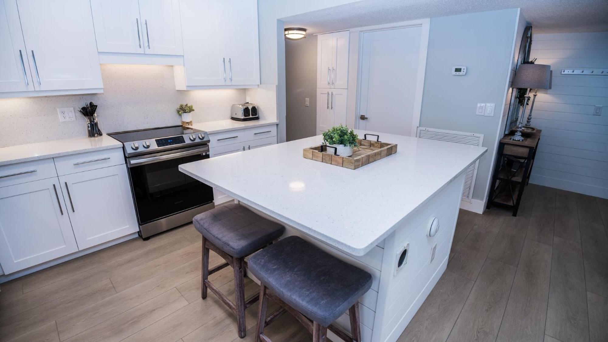 New Rental - 3Br 3Ba Corner Beachfront - 2024 Remodel - 3 Pools, Tiki Hut, Gym, Tennis Panama City Beach Εξωτερικό φωτογραφία