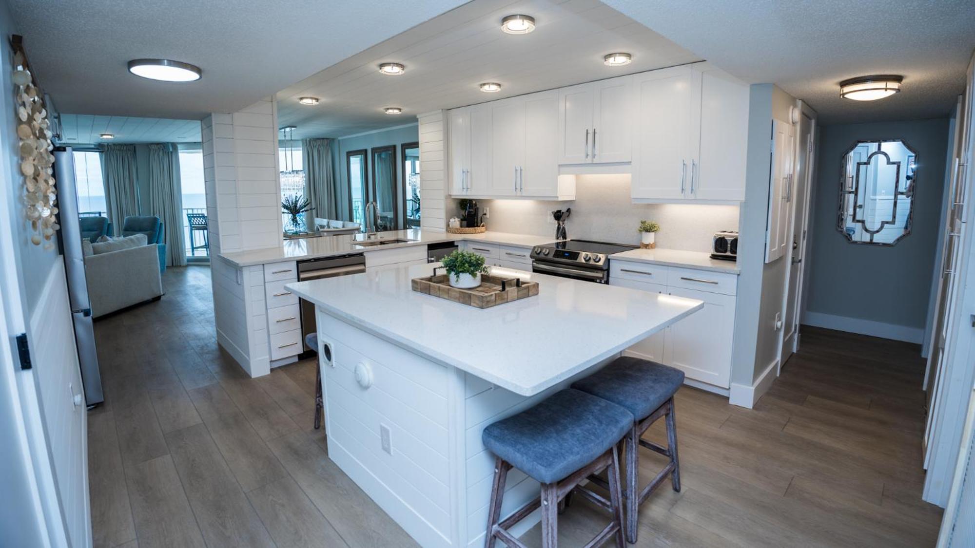 New Rental - 3Br 3Ba Corner Beachfront - 2024 Remodel - 3 Pools, Tiki Hut, Gym, Tennis Panama City Beach Εξωτερικό φωτογραφία