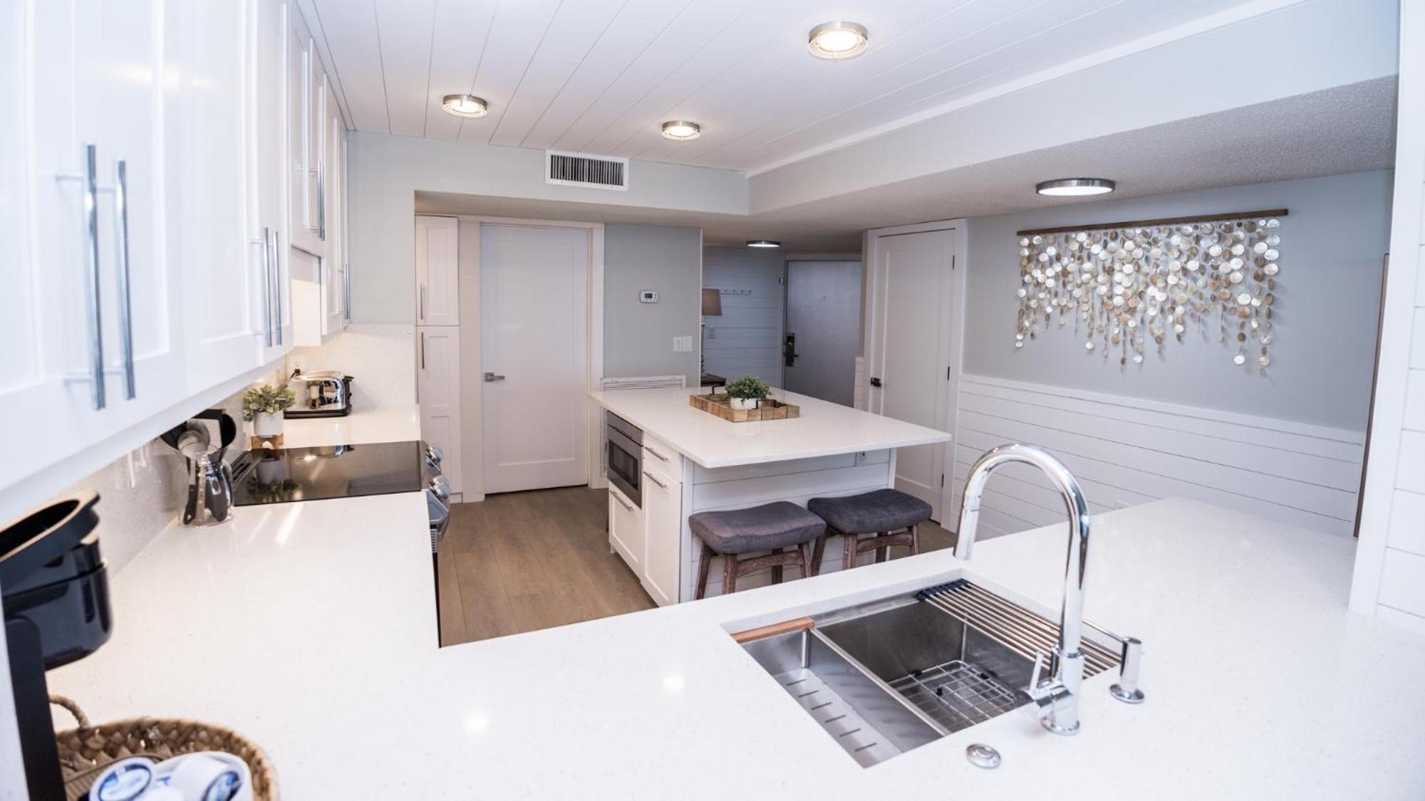New Rental - 3Br 3Ba Corner Beachfront - 2024 Remodel - 3 Pools, Tiki Hut, Gym, Tennis Panama City Beach Εξωτερικό φωτογραφία